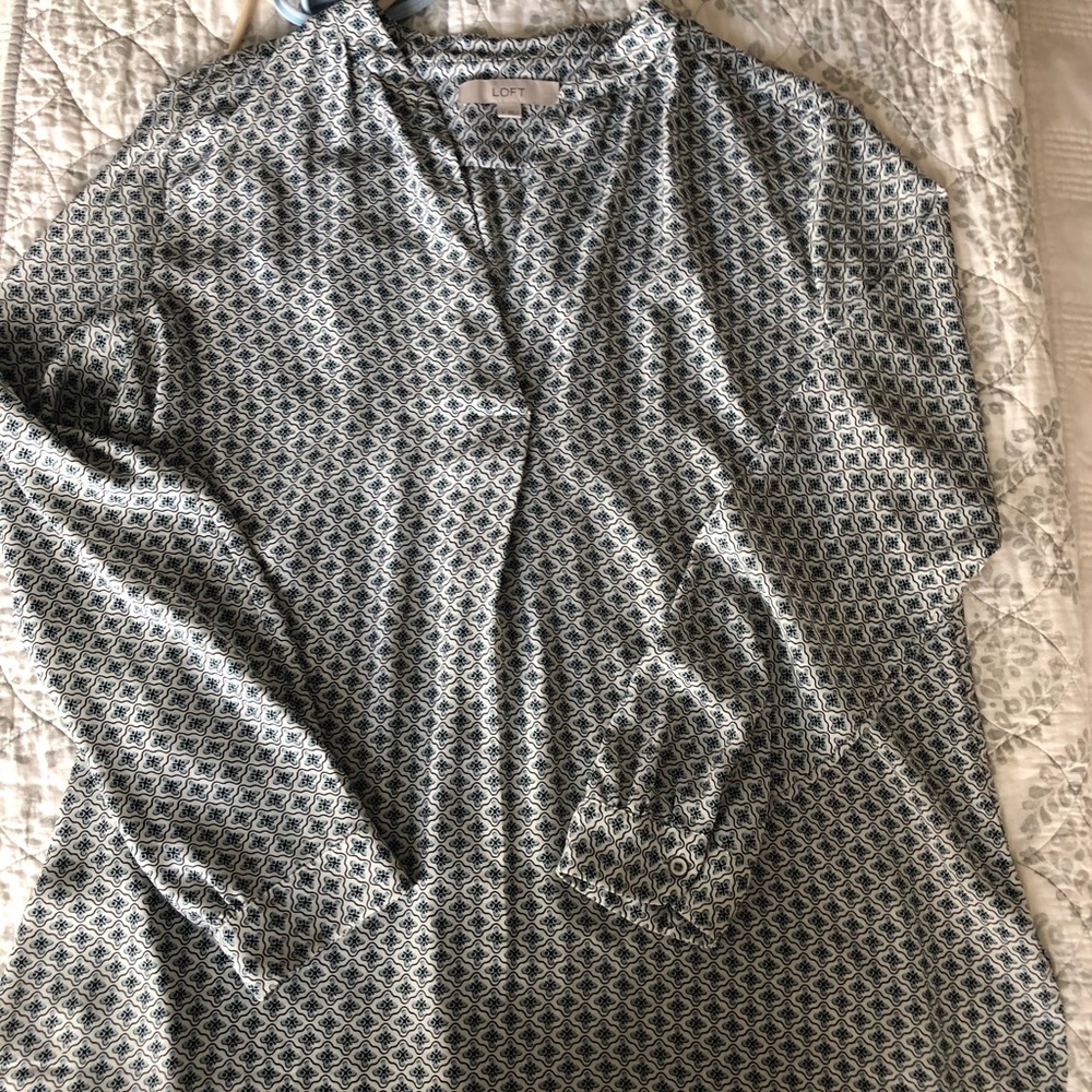 Loft Tunic Top Size Large Like New!